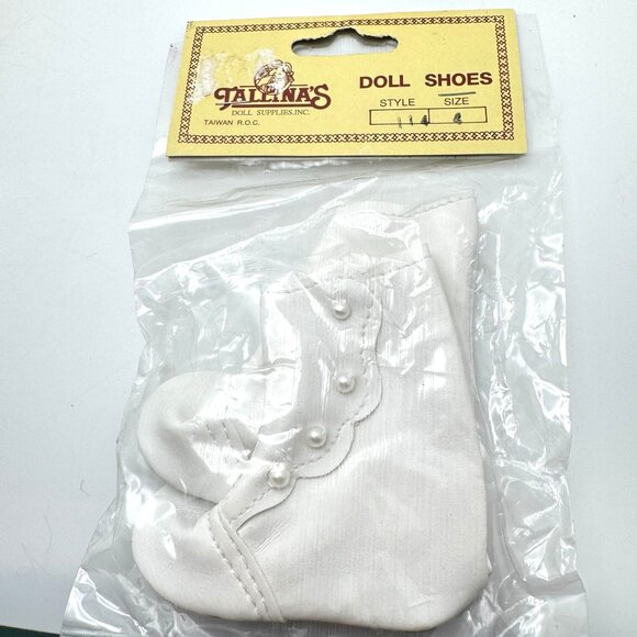 Mixed Lot Of 23 Tallinas Vintage Doll Shoes & Socks Wig Mixed Sizes Styles - Picture 6 of 16